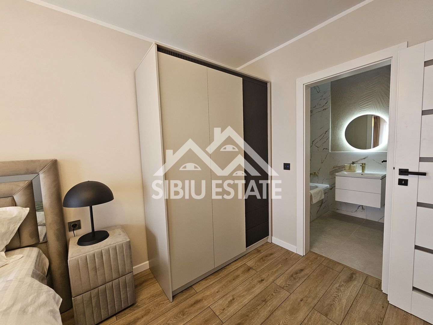 Apartament 3 camere, 2 bai terasa langa Mall Selimbar - Poză 10
