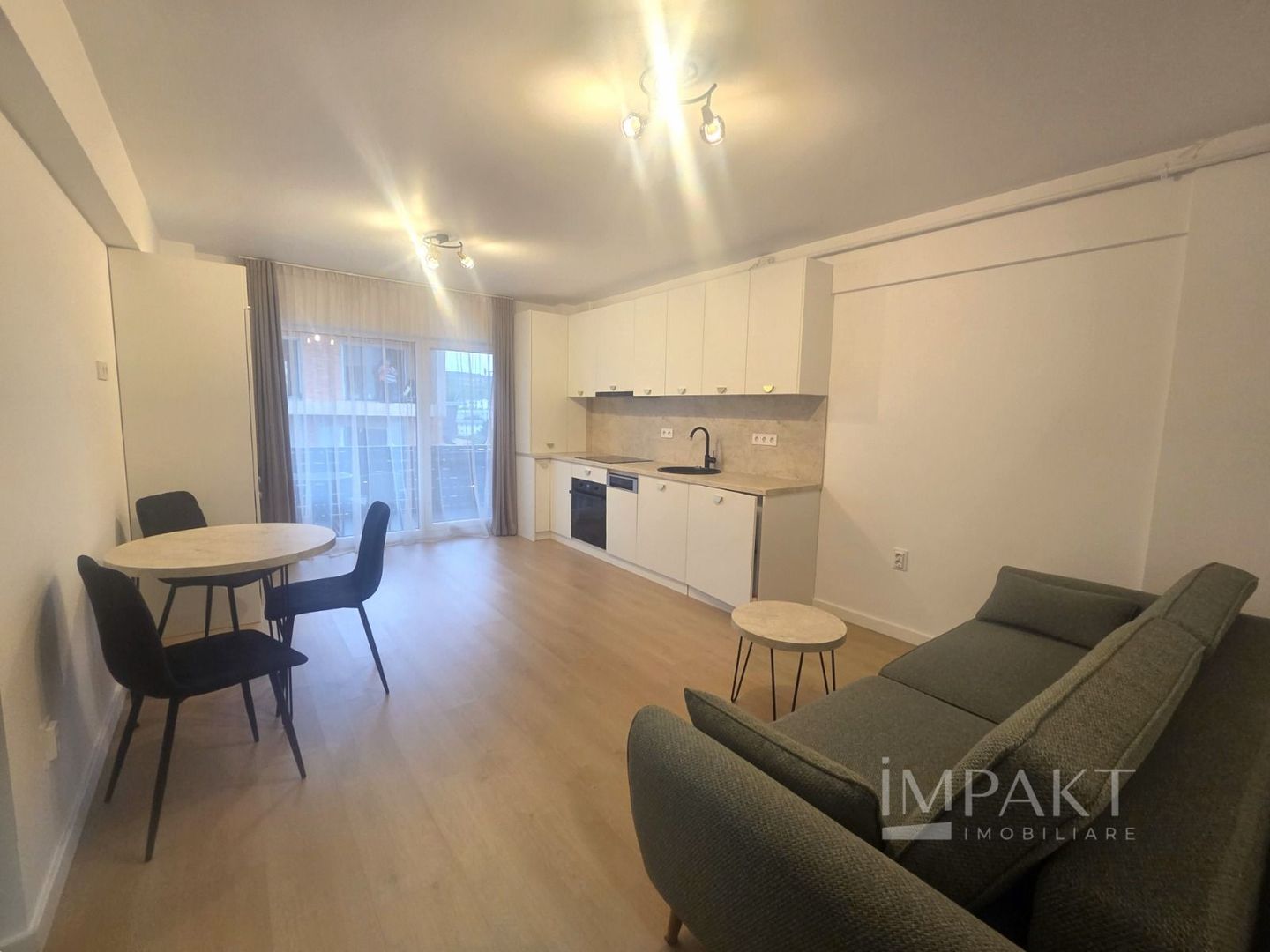 Apartament modern cu 2 camere & parcare subterana in Baciu zona Petrom - Poză 2
