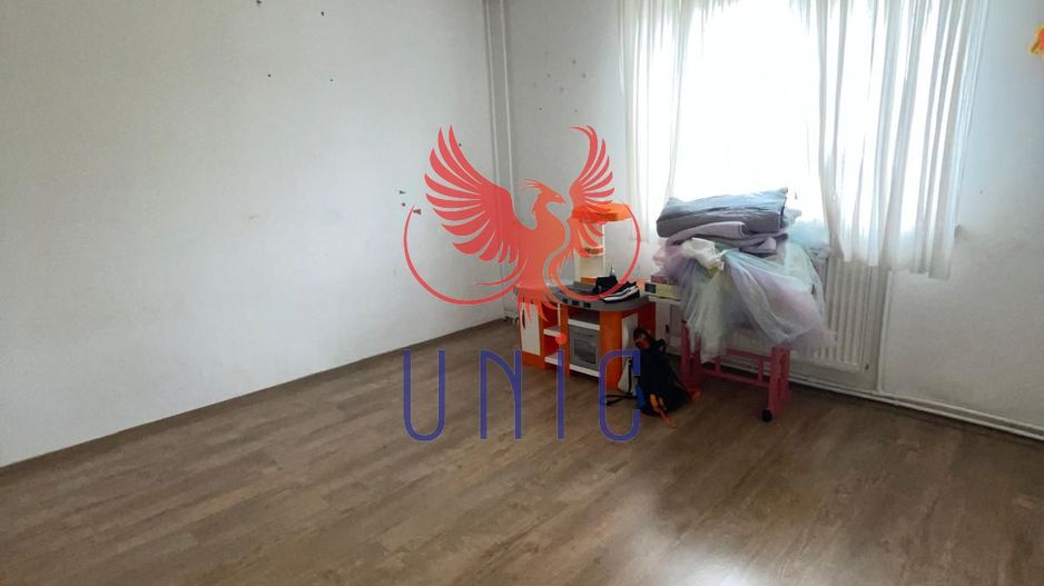 4 camere decomandate, V-uri - 1 Mai - Poză 10