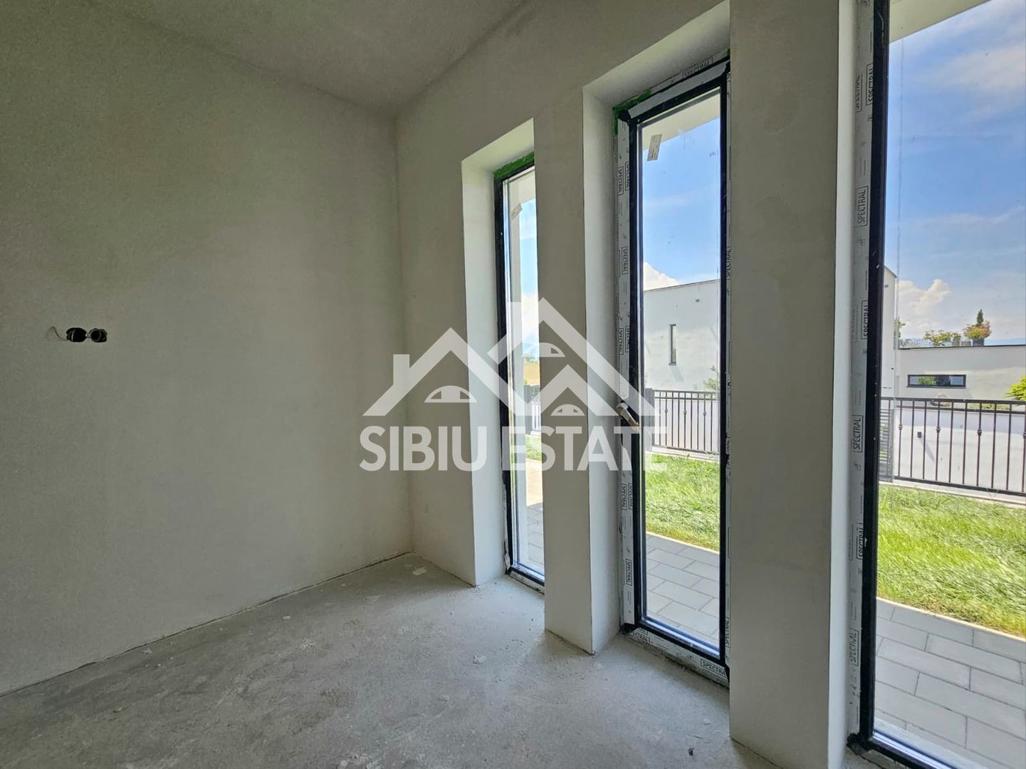 Casa moderna LA CHEIE confort NOU - Poză 4