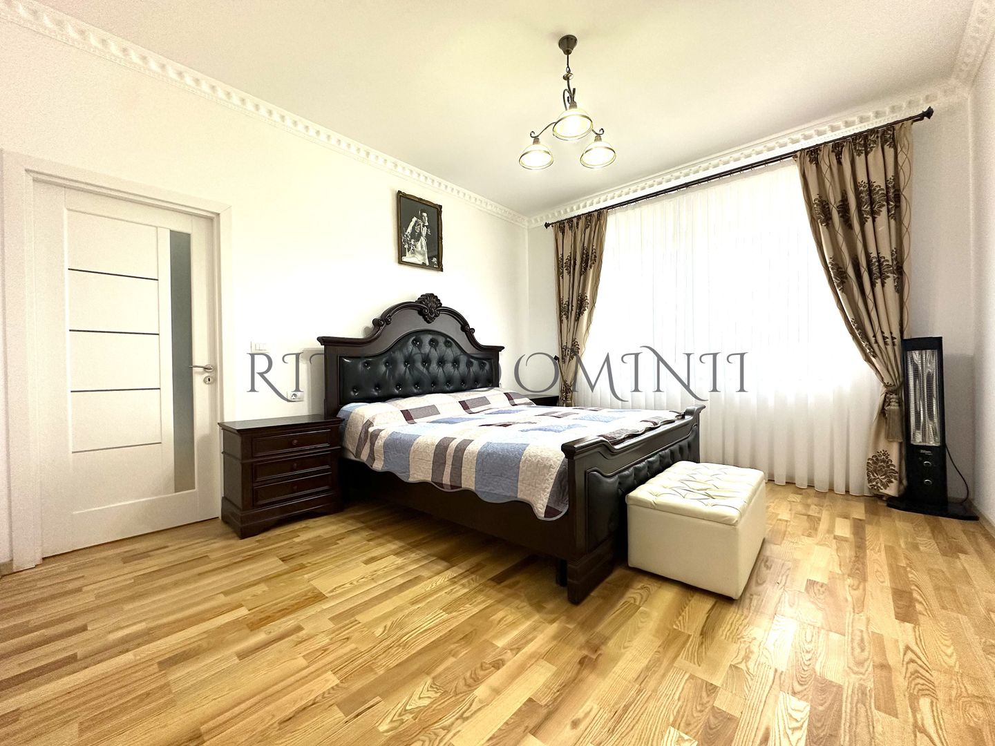 Vilă Spectaculoasă cu Piscină Privată, Dealuri Oradea, 460mp - Poză 4