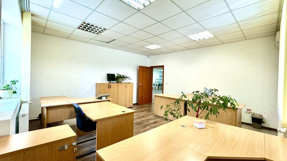 Birou cu 3-4 posturi de lucru - Poză 2