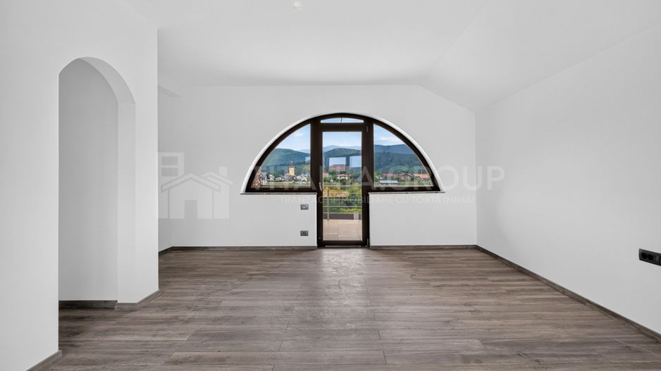 Vila cu arhitectura deosebita, teren 636mp, Cristian, Brasov - Poză 14