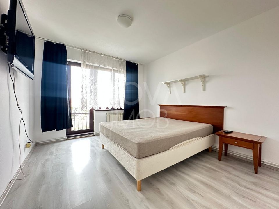Apartament 3 camere, decomandat - Central - Poză 3