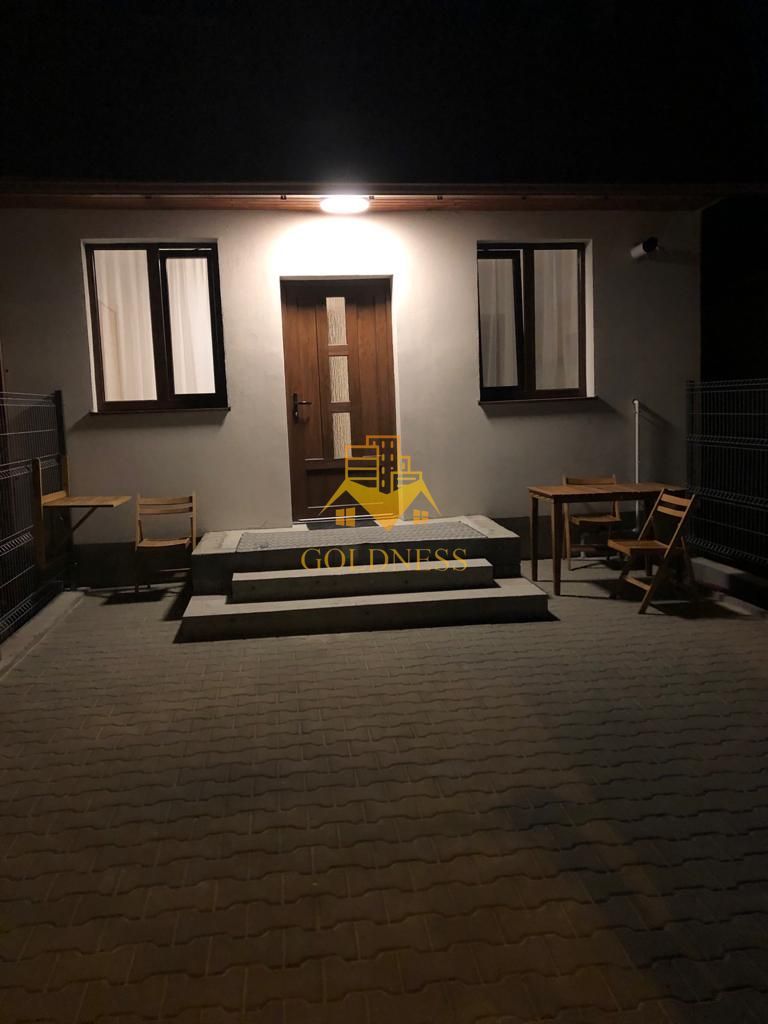 Casa de închiriat, renovată, 3 camere, curte de 60 mp, Dâmbul Rotund - Poză 1