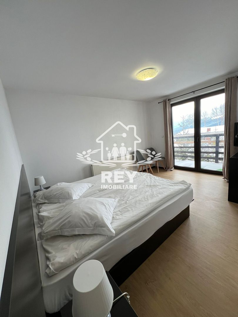 Vila / Hotel de vânzare în Păltiniș - Poză 4