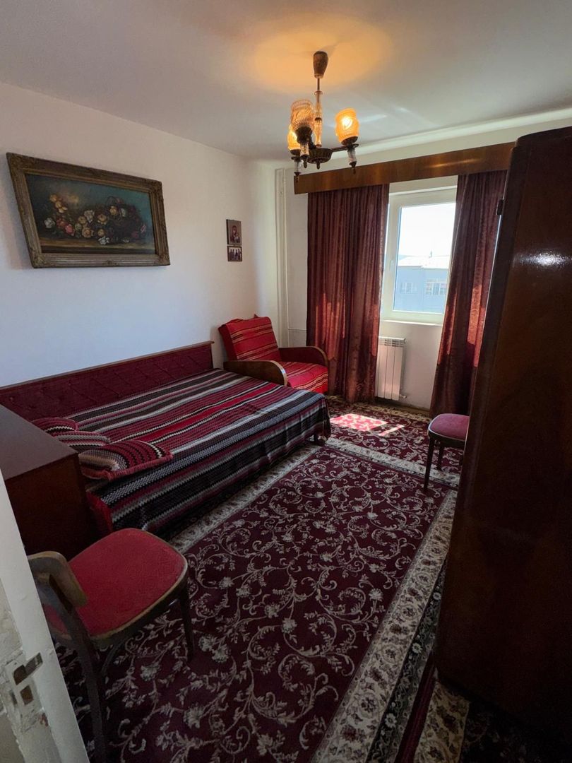vand apartament 3 camere zona zona Stomatologie, decomandat - Poză 3