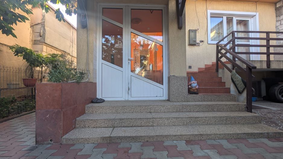 Vila spațioasă 6 camere cu teren generos – Ferentari – Preț excelent! - Poză 5