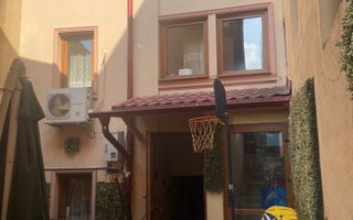 2 vile singur curte unic proprietar - Poză 2