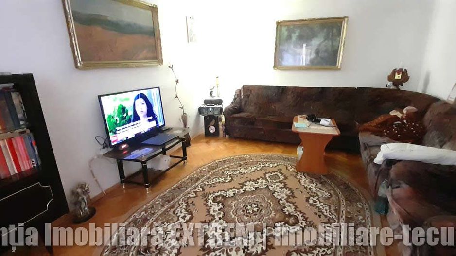 Casă de cărămidă, cu 4 camere, 417mp teren, lăngă Gara de Sud, Tecuci - Poză 9