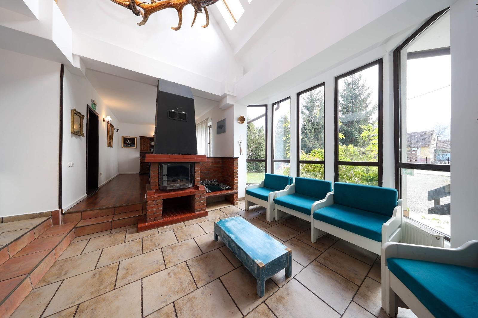 Vilă spațioasă de vânzare în Predeluț, Bran | 2000mp - Poză 3