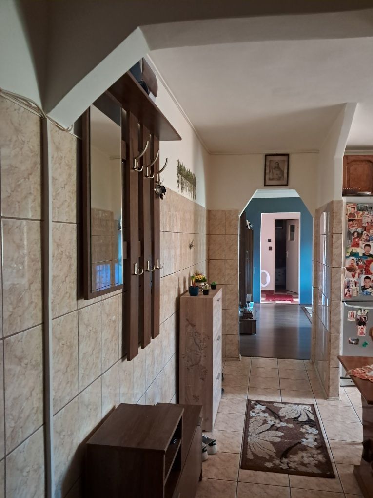 Vand apartament cu 3 camere in micro 16 Satu mare - Poză 1