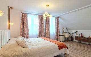 Vila spațioasă și elegantă de vânzare la intrarea în cartierul Turnișo - Poză 15