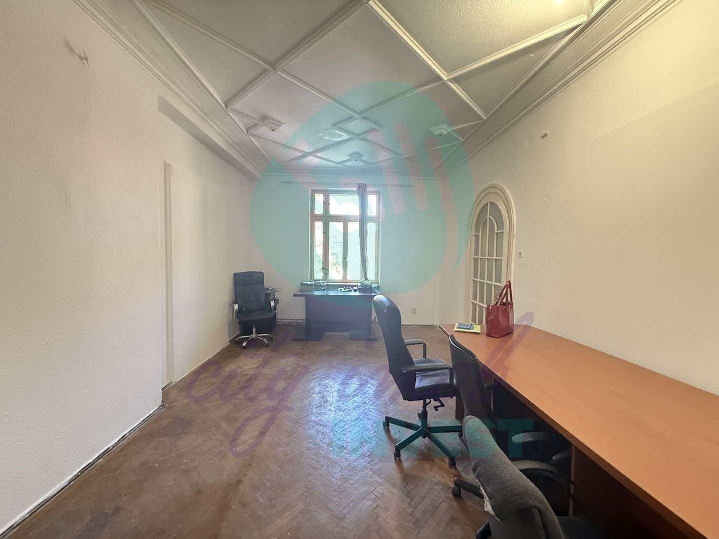 Eleganta, stil si mult potential intr-un apartament interbelic de 3 camere - Poză 4