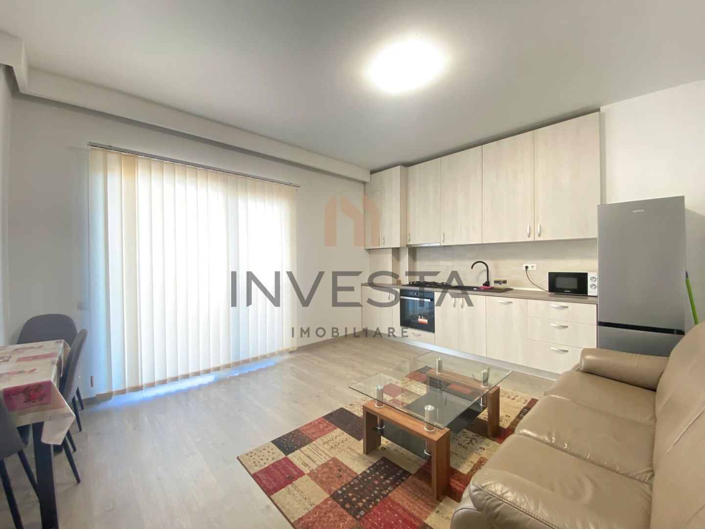 Apartament cu 3 camere de inchiriat si loc de parcare, strada Campina - Poză 1