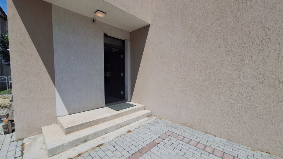 Duplex 4 cam 3 bai parcare&curte Prelungirea Ghence str. Maracineni - Poză 1