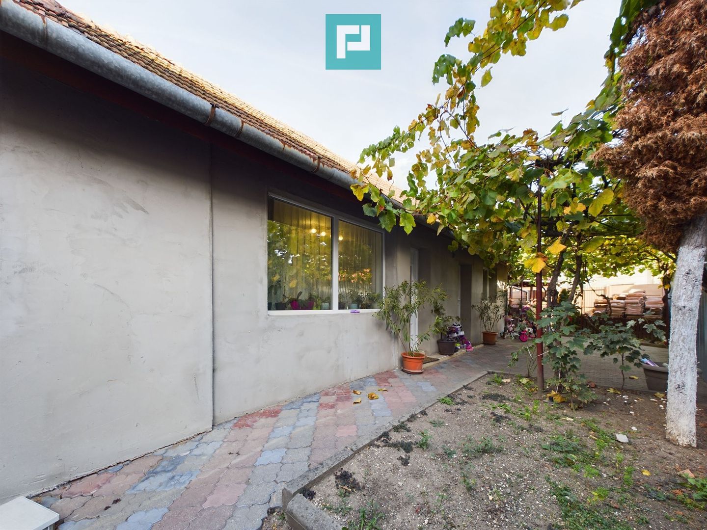 Casă la cheie în Uta - Poză 3