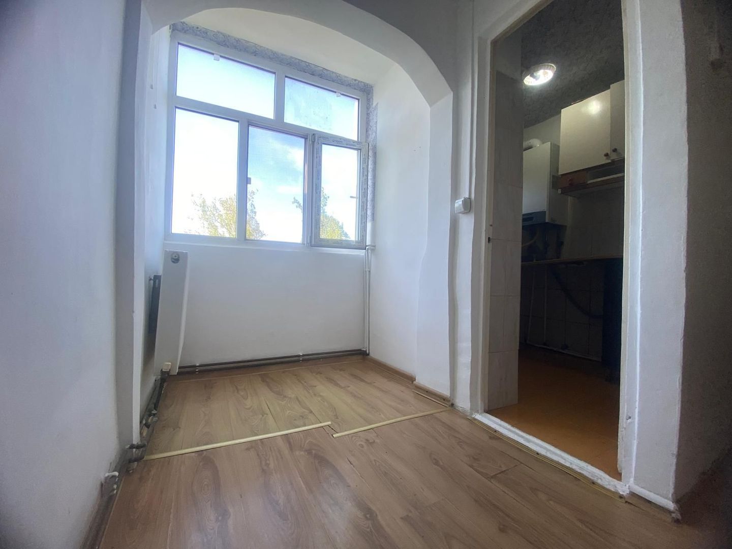 Super pret! Vanzare garsoniera nemobilata in Targoviste - Poză 7