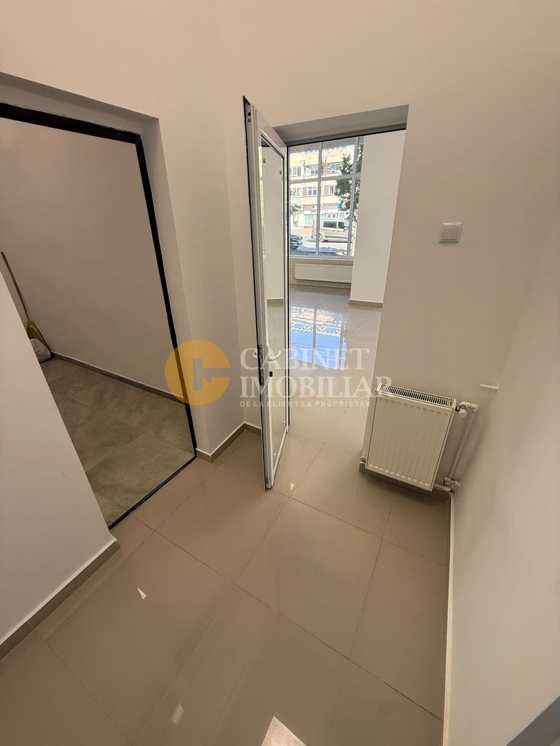 Spatiu Comercial Vitrat- 60mp - Front Stradal - Podu Ros - Poză 7