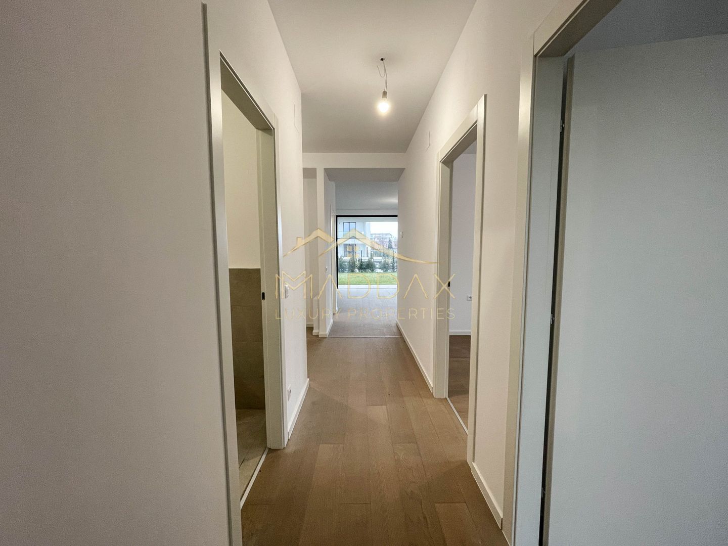 4 rooms apartment***181sqm***// 84sqm garden // Baneasa - Poză 9