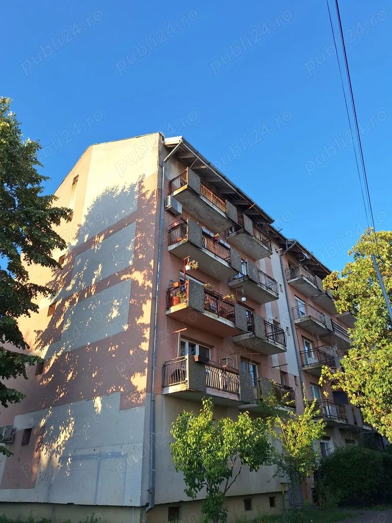 BRASADAS vinde ap 2 cam etaj 4/4 in Carpati 2. - Poză 1