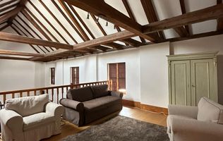 Casa saseasca CRISTIAN,amenajata LUX,pt turism,piscina,curte