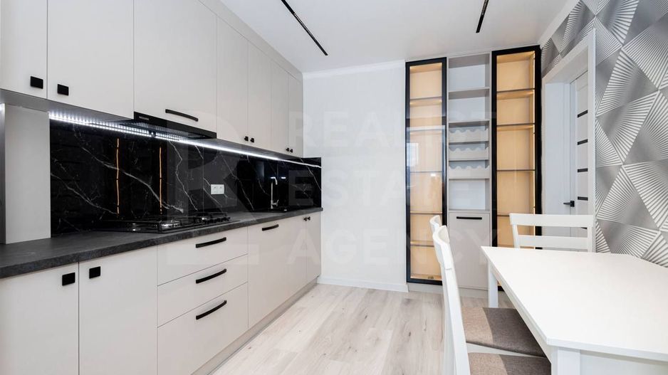 Vânzare, apartament, 2 cameră , str.  Liviu Deleanu, Buiucani - Poză 1