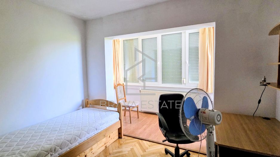 Apartament 3 camere, 2 bai, balcon, zona UMF - Poză 12