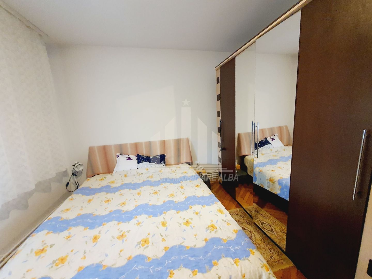 Apartament 4 camere cu scara interioara in Cetate - Poză 4