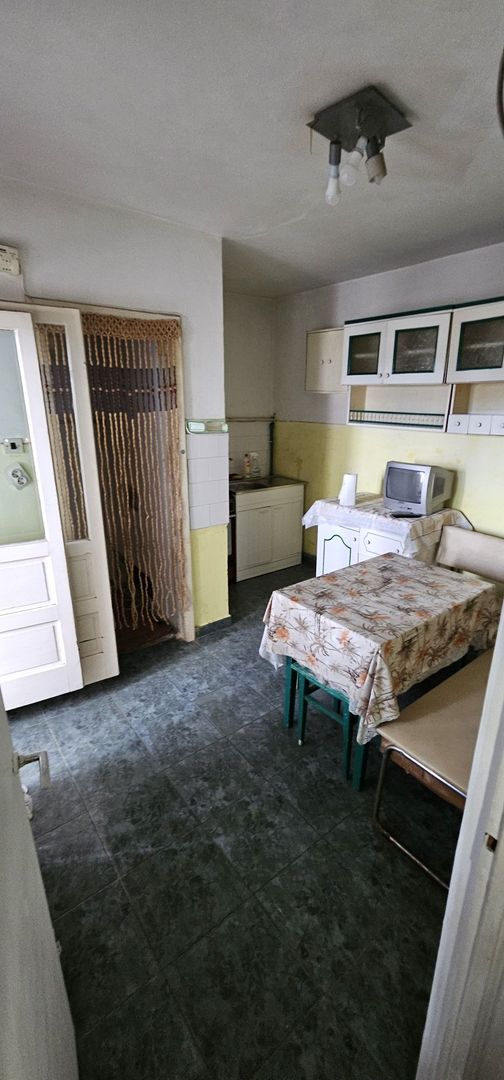 Vând apartament 4 camere  100 mp Satu Mare - Poză 5