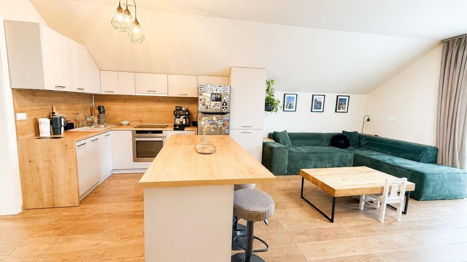 COMISION 0% | Apartament 3 Camere + Pod Amenajat 2 Parcari Dumbravita - Poză 3