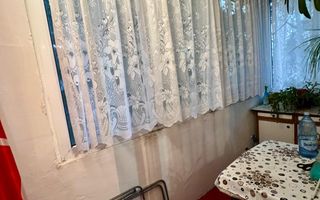 Apartament 3 camere, etaj 1/4, strada Banat, Tudor - Poză 6