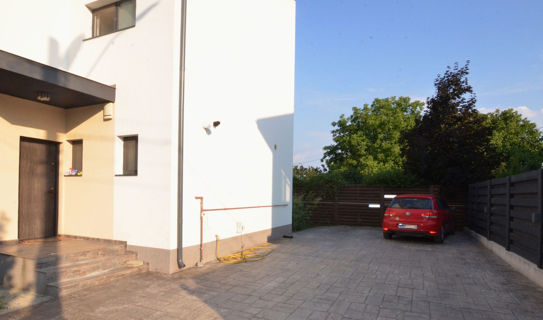 Inchiriem vila spatioasa singur in curte zona Tunari - Poză 31