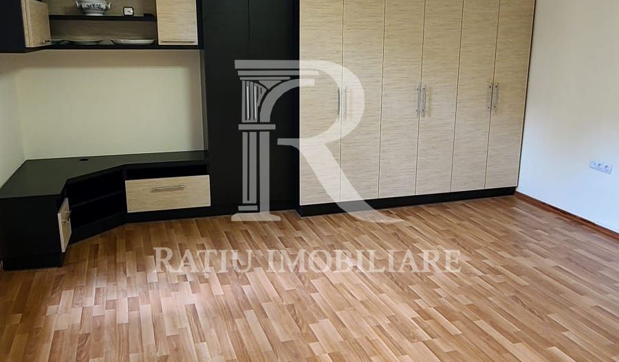 Apartament cu 2 camere | Etajul 1 | Pietonala | Ultracentral | Oradea - Poză 4