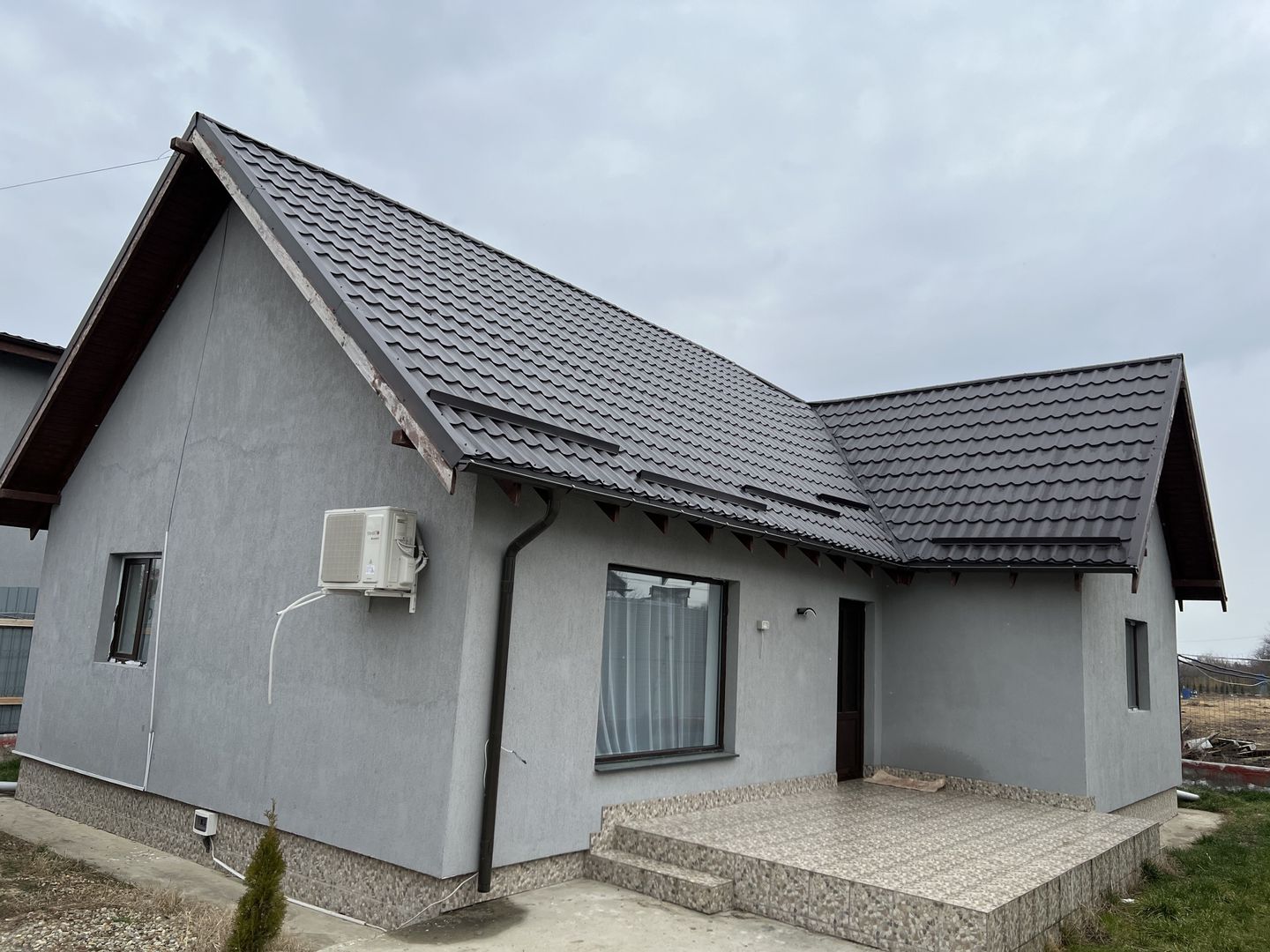 Casa parter 3 camere la 15 min de centrul capitalei! - Poză 1