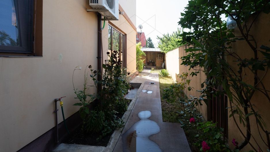 Casa spatioasa 515 mp langa metrou 1Mai - Poză 24