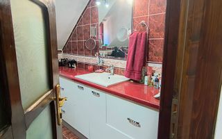 Casa perfectă pentru familie – curte, foișor cu grătar și garaj triplu - Poză 21