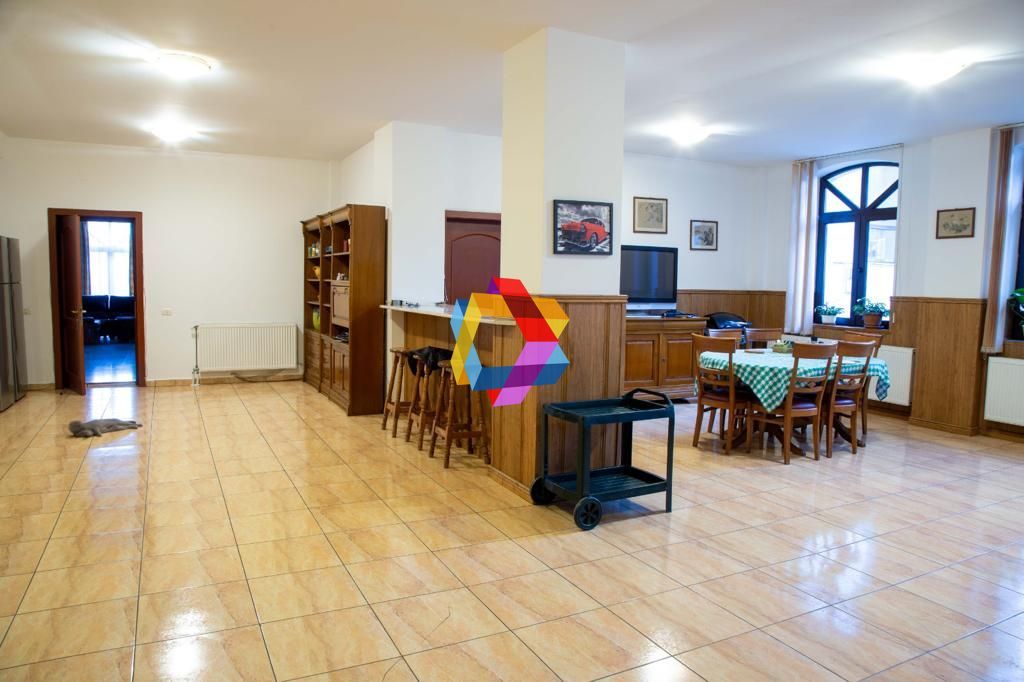 Conac cu piscina - 1810 mp - Poză 6