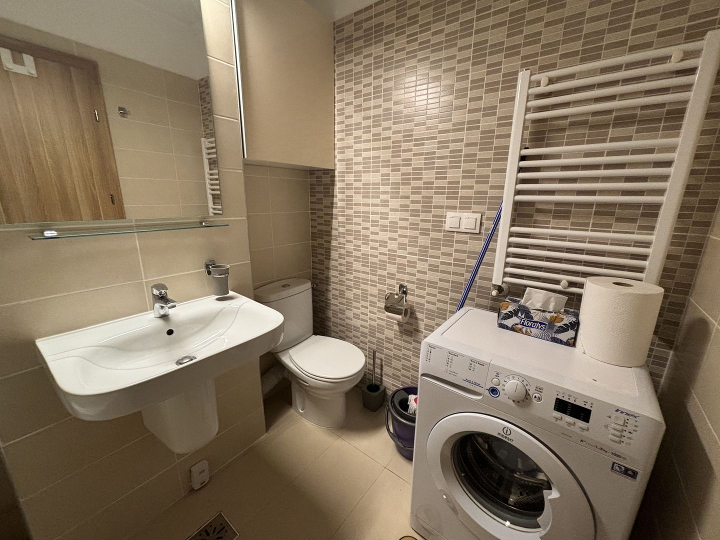 Mobilat si utilat cu loc de parcare subteran la City of Mara - Poză 10