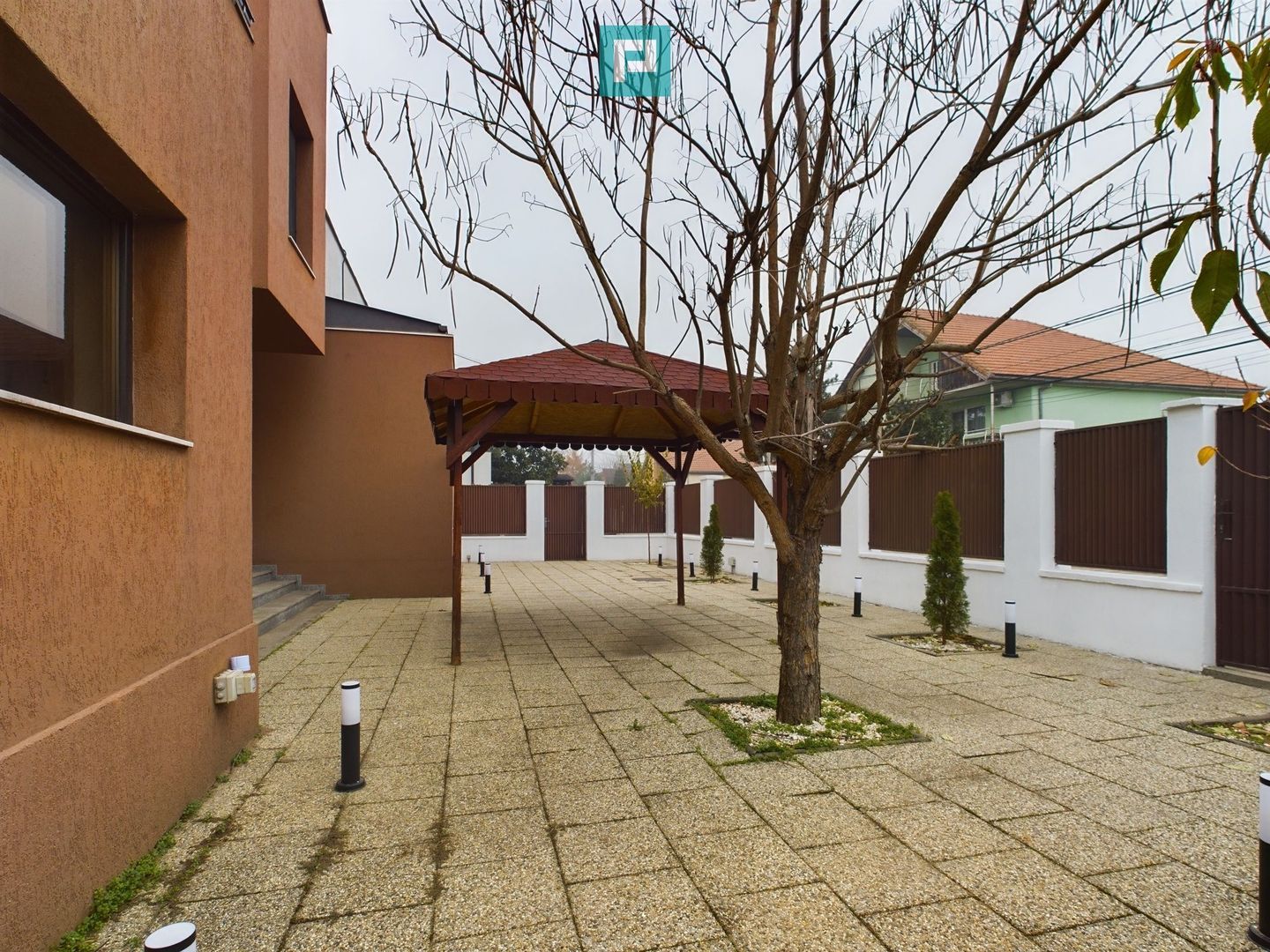 Vilă de lux cu două locuințe, în Dumbrăvița – Locație Excelentă! - Poză 45