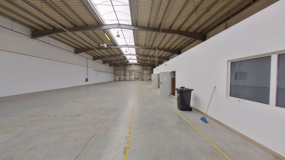 Hală industrială de închiriat 856 mp - Poză 7