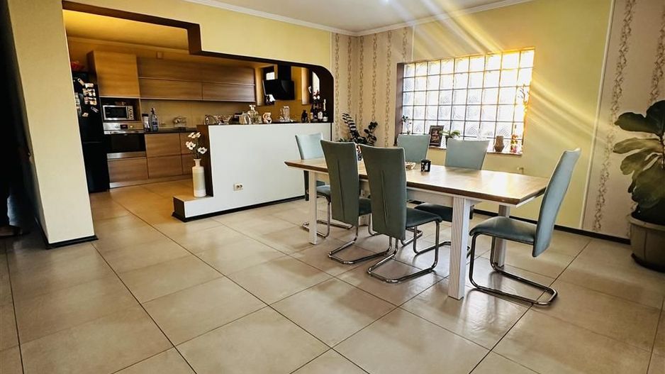 Casa 5 dormitoare 3 bai Oradea - Poză 7