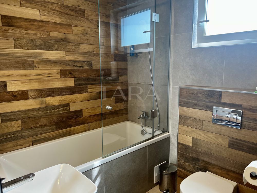 Triplex cu 4 camere de vanzare in Iris - Poză 6