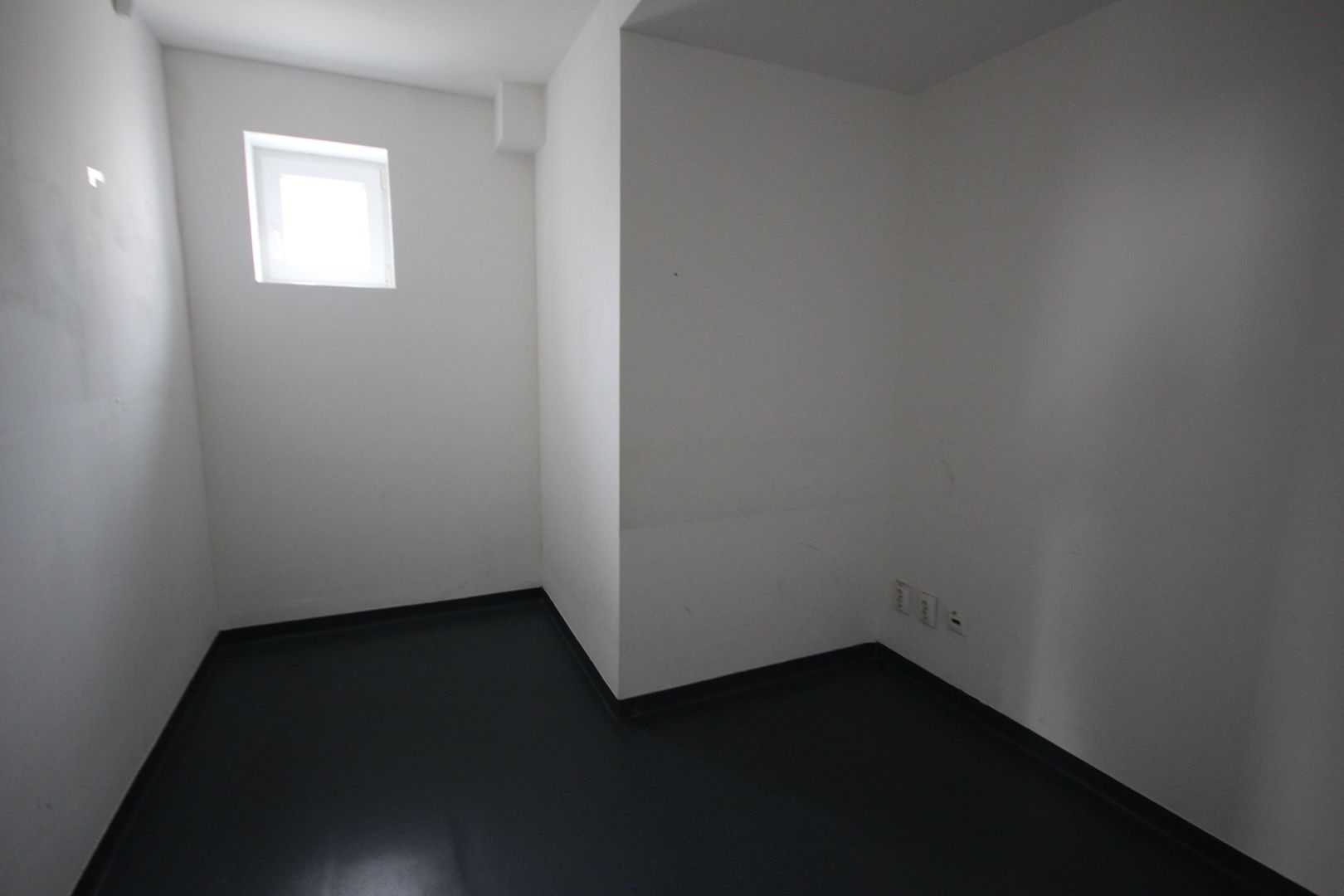 Cladire de birouri, SAD, parcare prorpie, clinica medicala - Poză 22