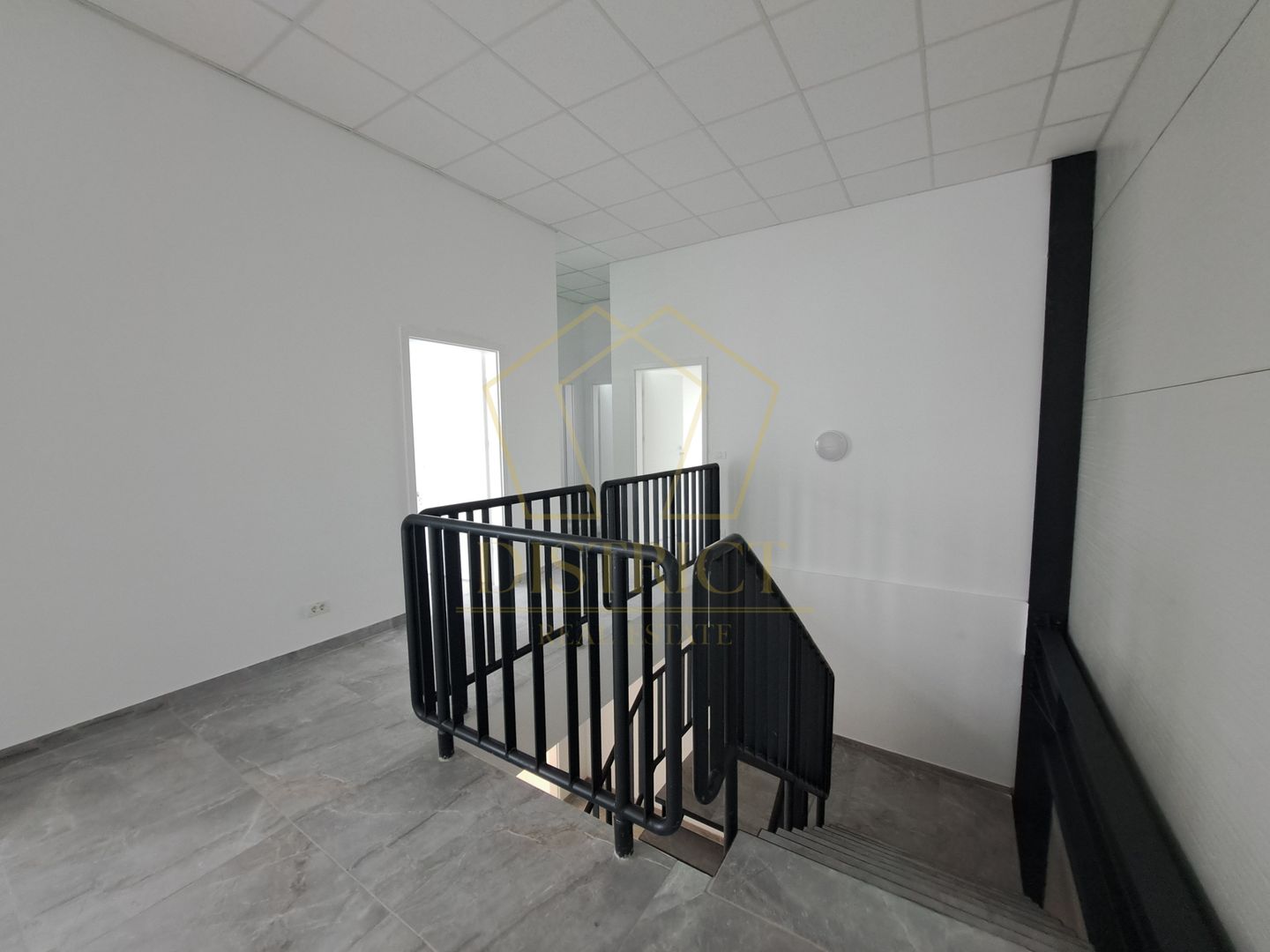 COM 0% Hale servicii, birouri și depozitare de inchiriat  | Aeroport - Poză 9