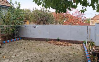 Casă spațioasă cu 4 camere , curte și teren generos în Mașloc - Poză 7