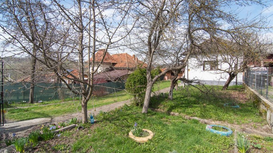  Casa gata de mutat+teren 1000 mp in zona de deal, jud. Arges - Poză 13