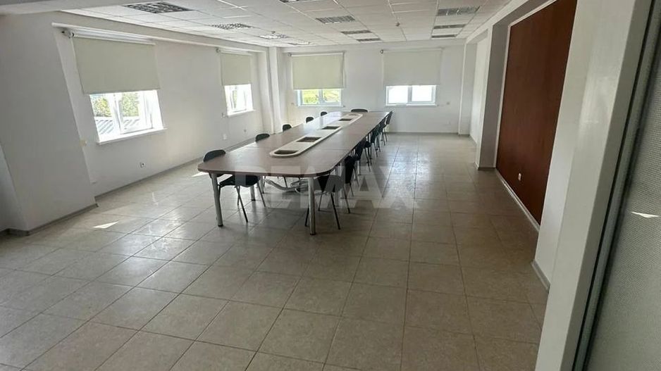 Aerodromul Horesti 24 ha teren + 1400 m2 hangare și 550 m2 cladire administrativa - Poză 17