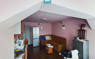 Casă cu 2 camere și 456 mp teren în Ghioroc - Poză 2