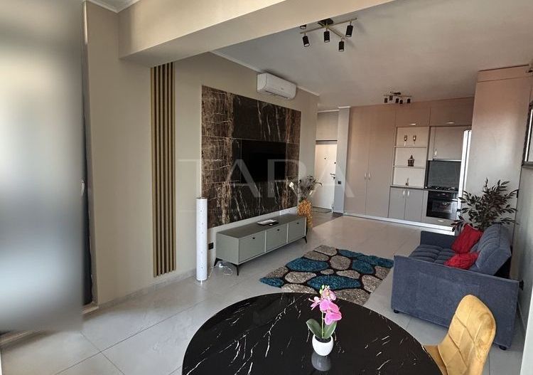 Apartament cu 2 camere, finisat și mobilat, zona VIVO. - Poză 1